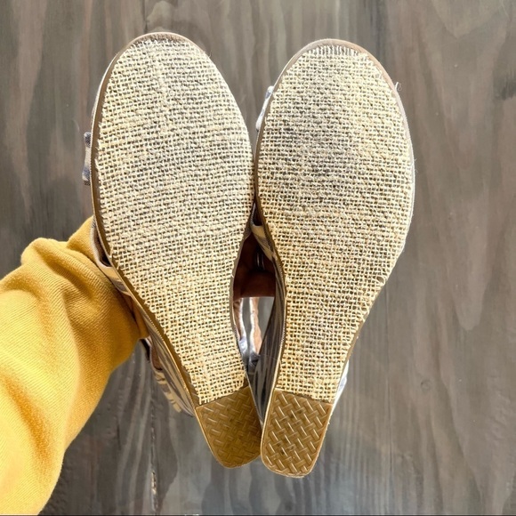 TOMS Womens Printed Hemp Strappy Wedge Sandal Ikat Blue & White size: 9.5 - Picture 4 of 10